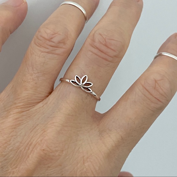 Sterling Silver Tiny Lotus Ring, Dainty Ring - Picture 12 of 15